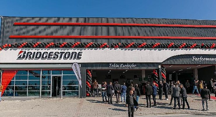 Türkiye’de ilk: Bridgestone’un ayrıcalıklı hizmet konseptli mağazası Performance Center açıldı