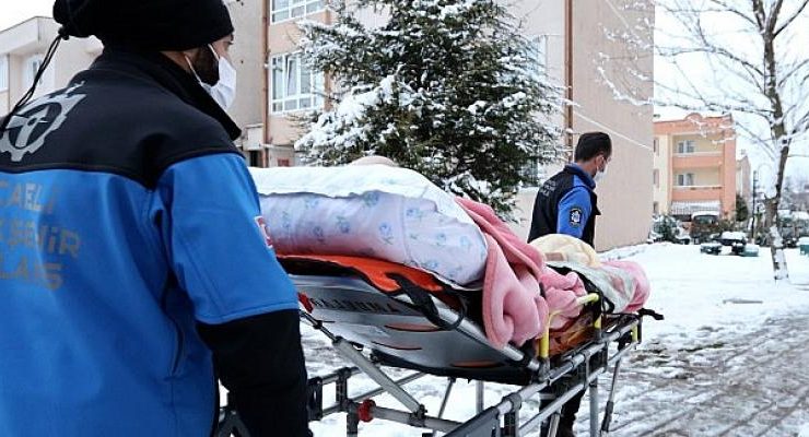 Hasta Nakil Ambulansları kar kış dinlemiyor