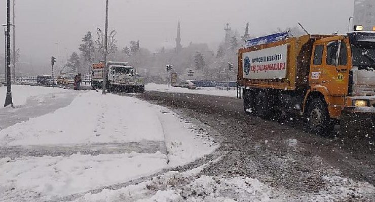 Kayseri Büyükşehir’in Kar ve Tipi İle Mücadelesi Sürüyor