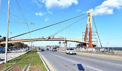 Mustafa Kemal Sahil Bulvarı’nın 300 metrelik bölümünde trafik akışı değişiyor