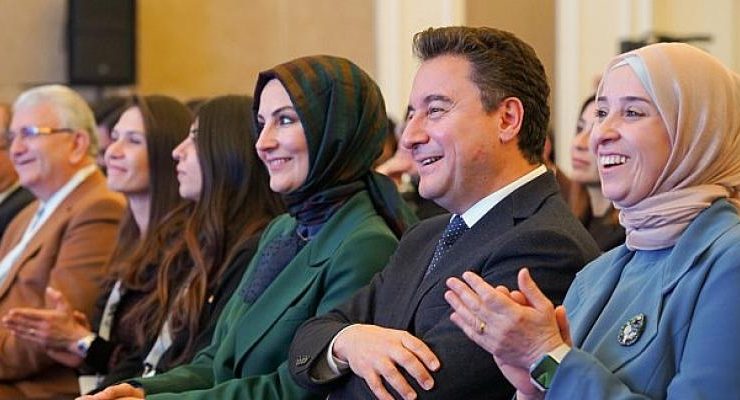 Ali Babacan Deva Kadında Zirvesinde Konuştu ‘Kadınların mücadelesi otoriter zihniyete karşı galip gelecek’