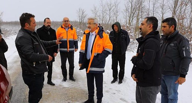 Başkan Erdem karla mücadeleyi yerinde denetledi