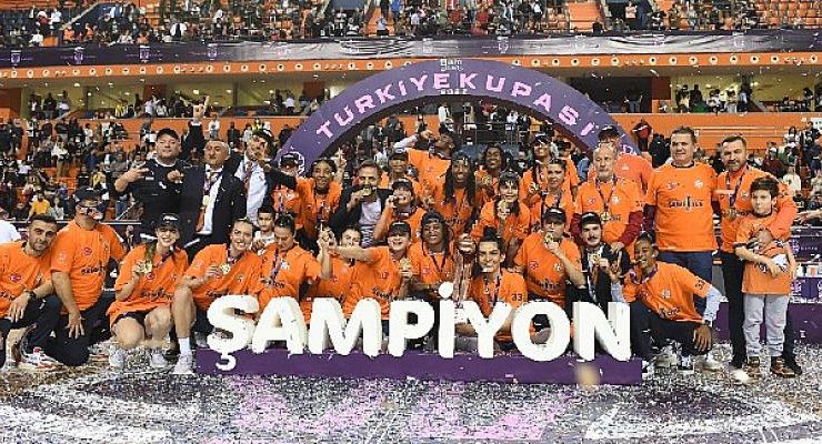 Türkiye şampiyonu ÇBK Mersin Yenişehir Belediyesi