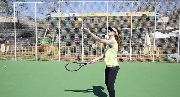 Büyükşehir’in yenilediği tenis kortları açıldı