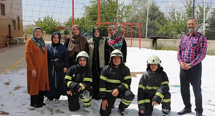 Nevşehir İtfaiyesi Gönüllülere Yönelik Eğitim Programlarını Sürdürüyor