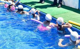 Beydağlı çocukların yüzme sevinci