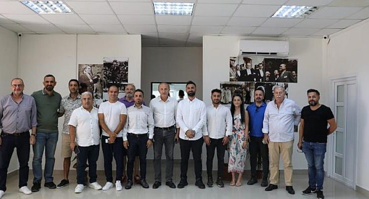 Didim Belediyespor Kulübü Başkanı Murat Küçüker ve yönetim kurulu üyeleri, Didim Belediye Başkanı Ahmet Deniz Atabay’ı ziyaret etti.