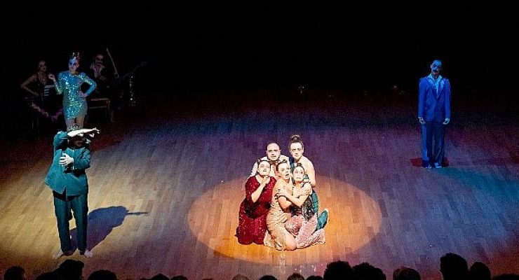 ENKA Açıkhava Tiyatrosu’nda çocuklara illüzyon,   büyüklere tiyatro gösterileri