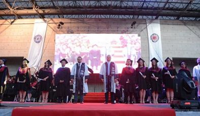EÜTF’de yeni dönem mezunları sağlık sektörüne uğurlandı