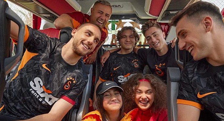 Galatasaray 2022 – 2023 Sezon Dış Saha ve İç Saha Formalarını Tanıttı