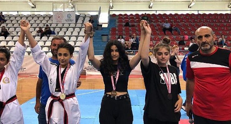 Gölcüklü Belediyesporlu 7 Karateci Türkiye Şampiyonası’nda Mücadele Edecek