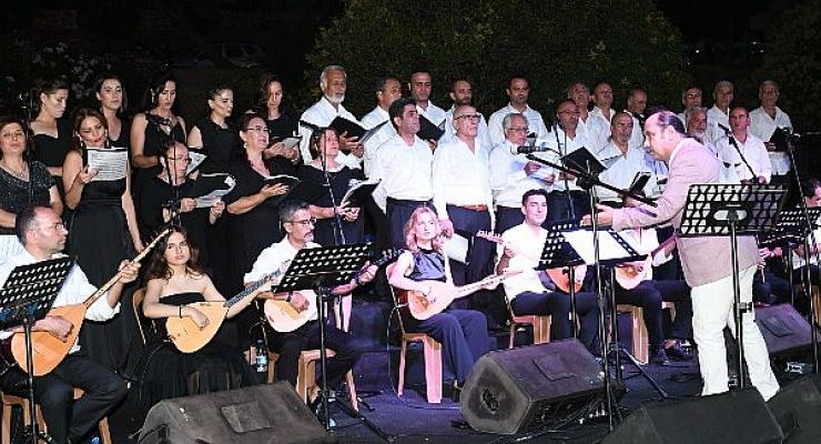 Karabağlar Belediyesi THM Korosu’ndan Yaz Konseri