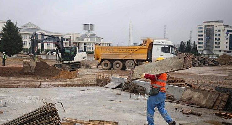 Milli İrade Meydanı’nda temel betonu döküldü