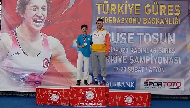 U-17 Kadınlar Türkiye Güreş Şampiyonasında Gümüş Madalya Kazanan Çelik Milli Takıma Seçildi